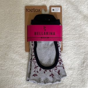 NWT Half toe, grip toe socks.
